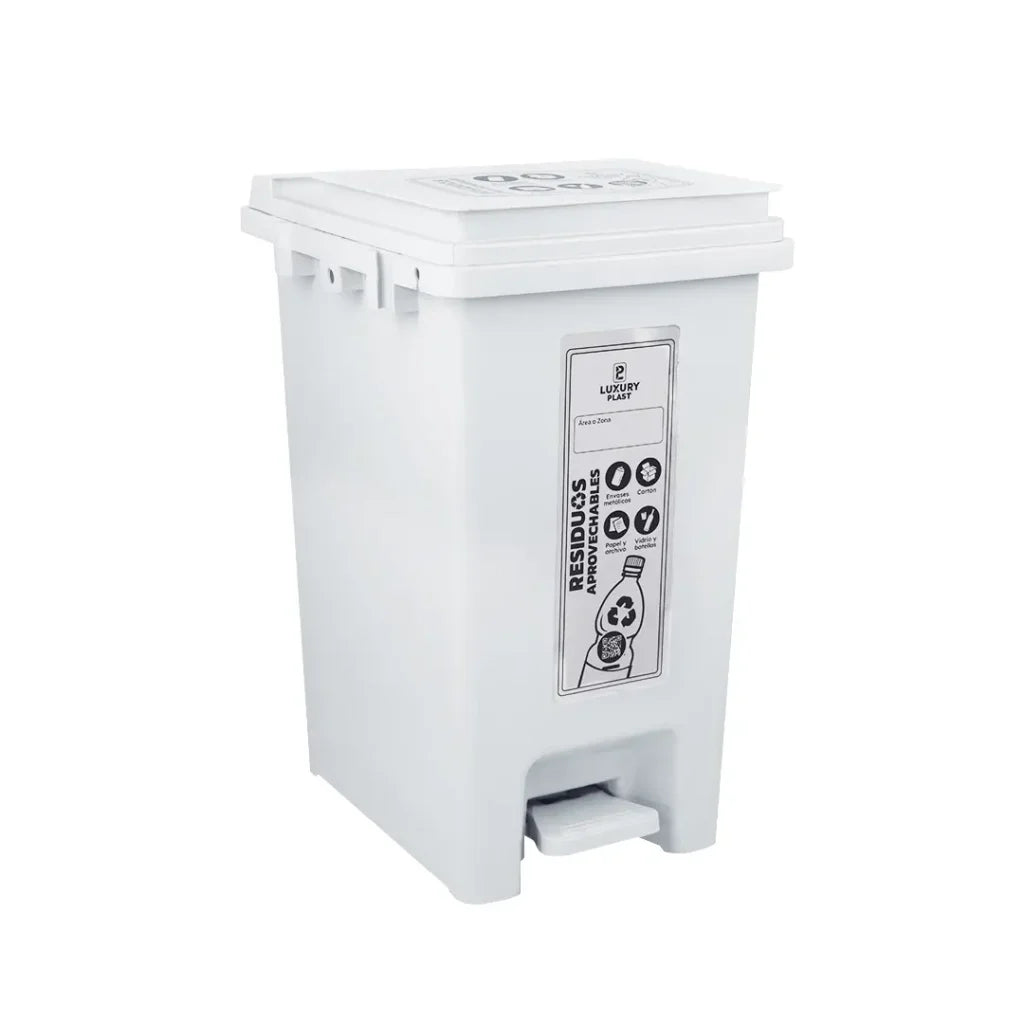 Caneca Luxury Plast blanca de 20 litros con tapa, pedal y autoenganche para residuos aprovechables.